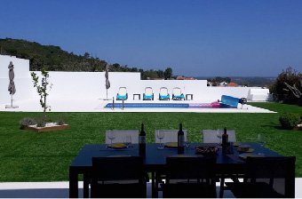 Casa Perola outside dining table